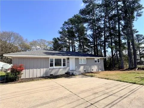 Single-Family Home with Flex Use