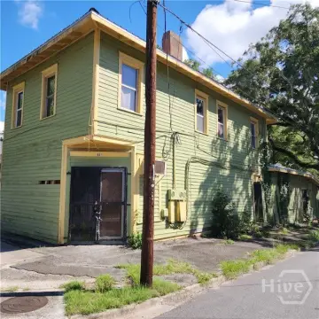 Mixed-Use Property with Apartment