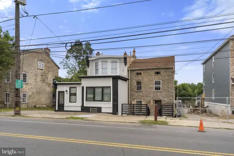 Renovated Mixed-Use Property in Roxborough