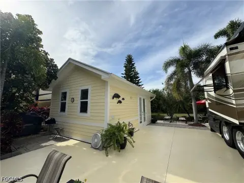 RV Resort Back-In Lot with Coach House