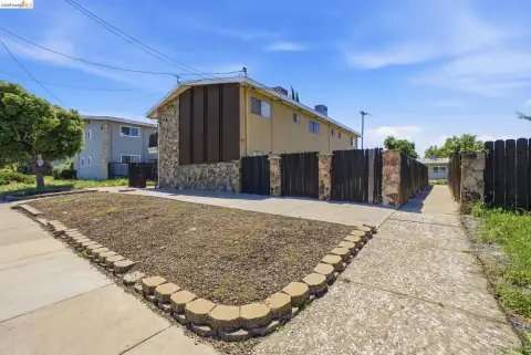 Triplex with Central Air