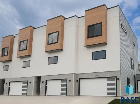 Luxury Four-Unit Property in Sioux Falls