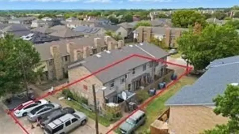 Quadplex with Fenced Patio Units