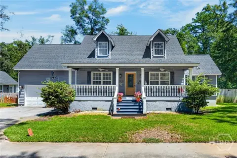 Duplex with Detached Carriage House