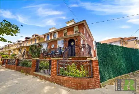 Residential Income Duplex with Parking