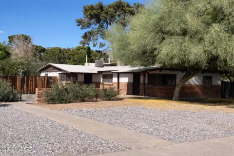 Winterhaven Historic Duplex on Fort Lowell