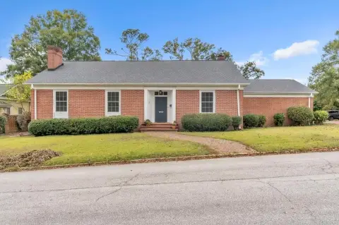 Greenwood Commercial Property with Kitchen