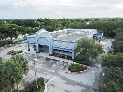 Freestanding Retail Building