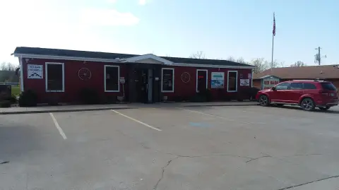 Retail Building with Expansion Rooms