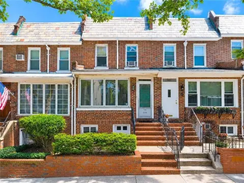 Single-Family Duplex with Basement Entry
