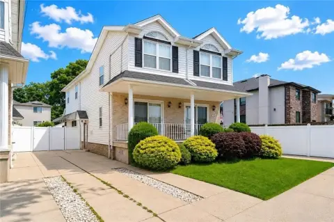 Semi-Detached Single-Family Home