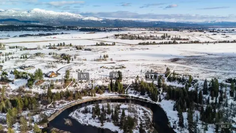 Riverfront Homesite in Private Community