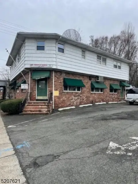 Bar Restaurant with Commercial Kitchen