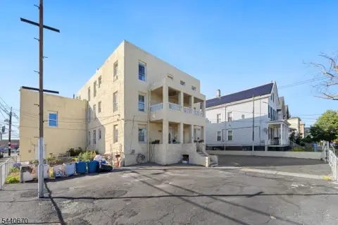 9-Unit Multifamily Apartment Building
