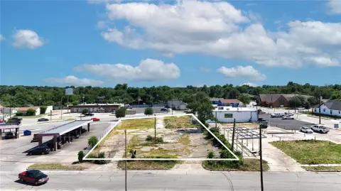 Commercial Lot in High-Traffic Area