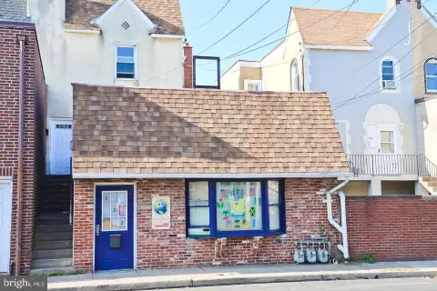 3-Unit Mixed-Use Property