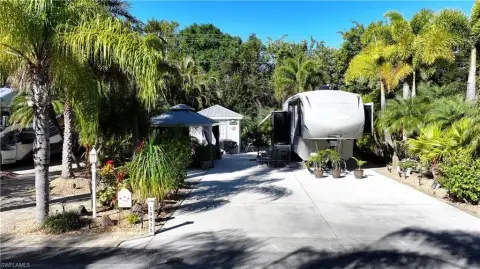 Oversized RV Lot in Fort Myers
