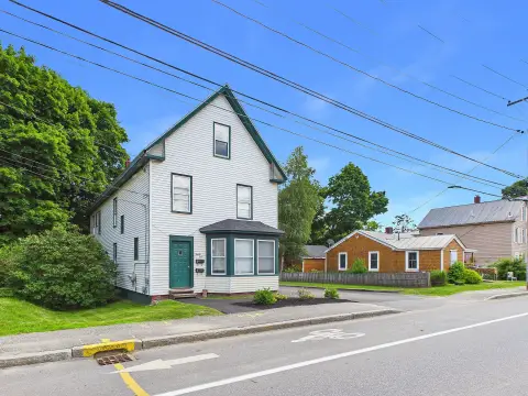 Well-Maintained Two-Unit Duplex