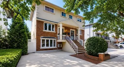 Semi-Detached Single-Family Home