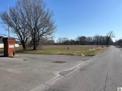 Undeveloped Lots in North Villa