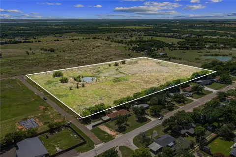 Pond-Adjacent Agricultural Land Parcel