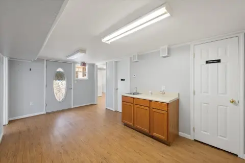 Multi-Entry Office Property