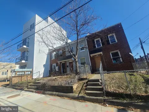 Brick End-Unit Multifamily Building