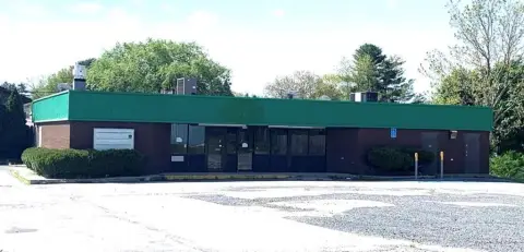 Commercial Building on Eisenhower Drive