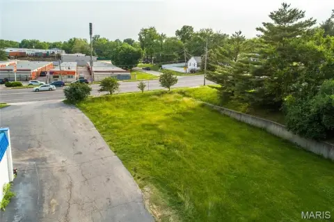 Level Commercial Land