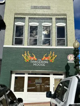 Renovated Commercial Building in Downtown