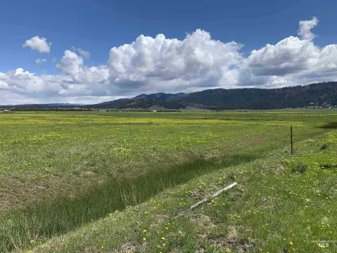 Level Mountain View Acreage