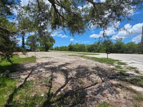 Fort Myers Waterfront Lot