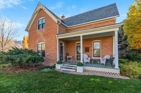 Victorian Wedding Venue in Monroe