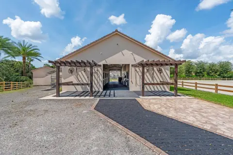 Equestrian Property Near Wellington International