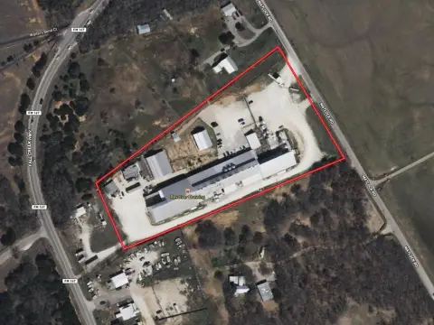 Versatile Manufacturing Property in Granbury