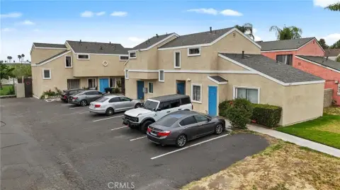 Well-Maintained Fourplex with Laundry