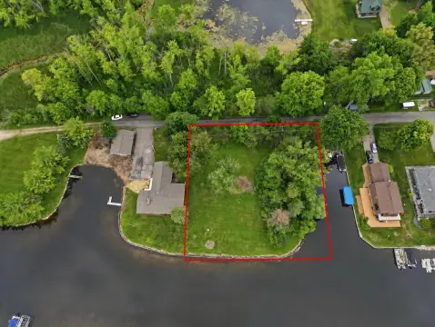 Waterfront Peninsula Building Site