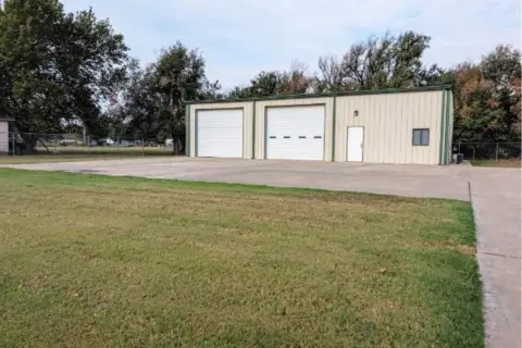 Fenced Flex Space