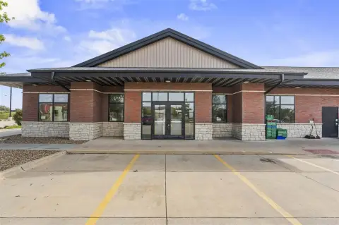 Commercial Space Customizable to Suit