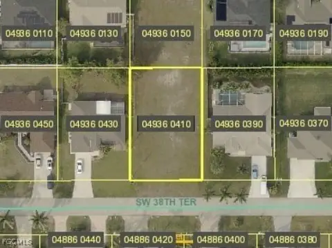 Residential Lot in Cape Coral