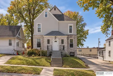 7-Unit Apartment Building
