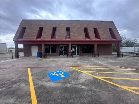 Flex Space with Sprinklered Warehouse Area