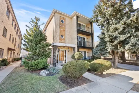 Edison Park Legal 3-Flat