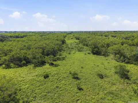 Unrestricted 32-Acre Land in Floresville