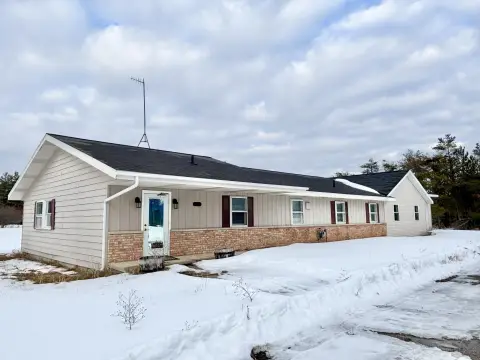 Spacious Commercial Office Building on Acres