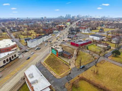 Corner Lot on Gratiot Avenue