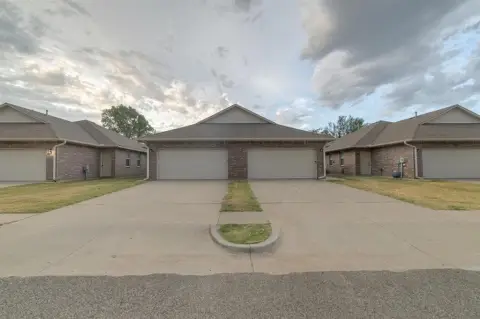 Full Duplex with Fenced Backyards