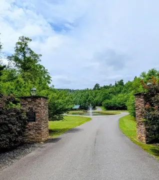 Secluded Mountain View Lot