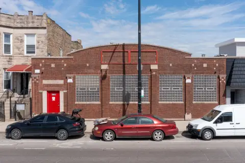 Industrial Manufacturing Building with Overhead Doors