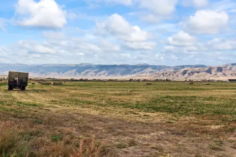 Buildable Lot with Mountain Views